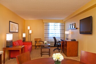 Alexandria, VA hotel suites