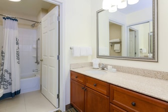 Woodbridge Virginia Suite Bathroom