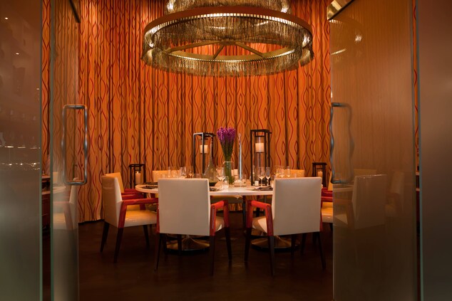 Downtown Arlington hotel private dining