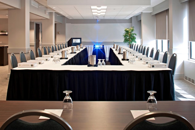 Edmonton Meeting Room – U-Shape Setup