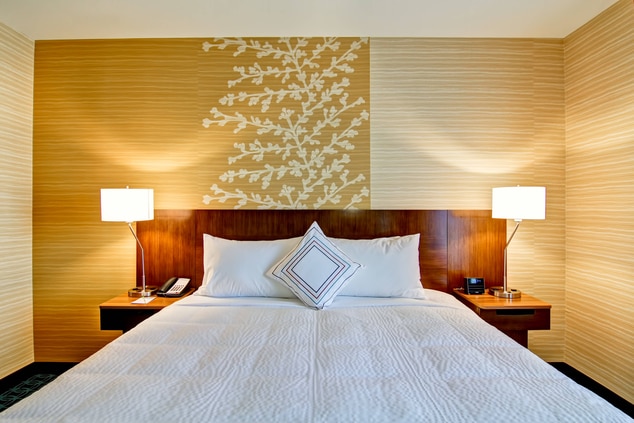 Fairfield Kamloops Hotel Bed