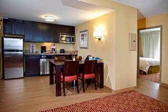 TownePlace Suites Kitchen