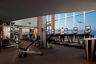 Montreal airport hotel gym