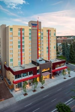 Fairfield Inn & Suites Calgary Downtown 