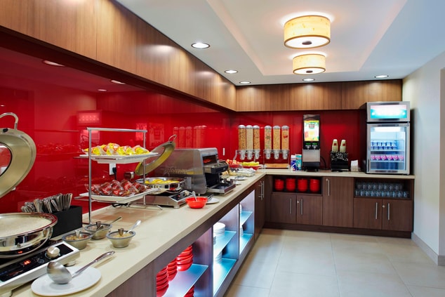 Mississauga hotel with free breakfast