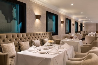 Kaptol Restaurant seating